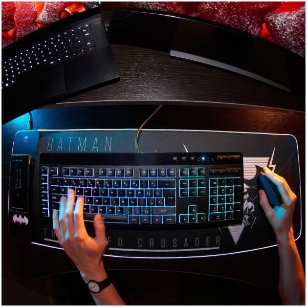 Batman Oversize Gaming Mat & Mobile Charger Image 2